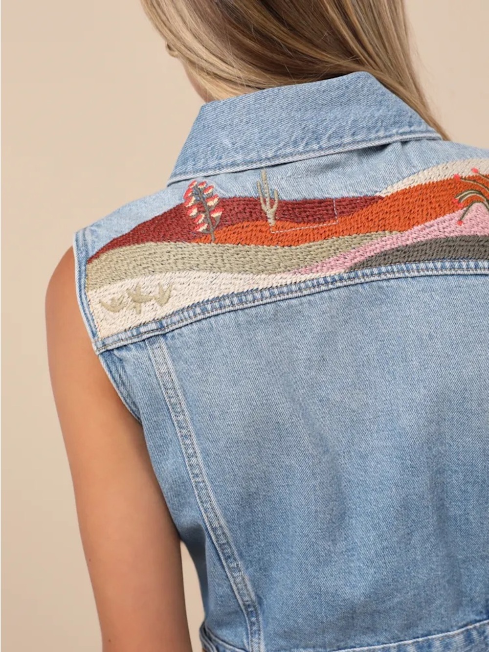 Levi's Light Blue Desert Utopia Embroidered Denim Vest and 501 90’s Jeans Set - Picture 10 of 16